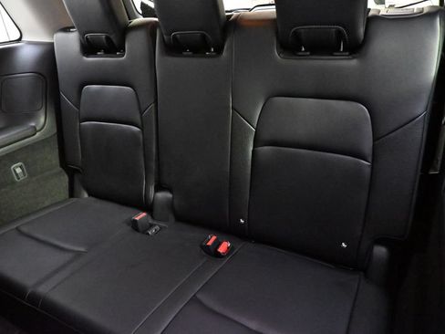 Used 2024 Nissan Pathfinder SL AWD/4WD image 22