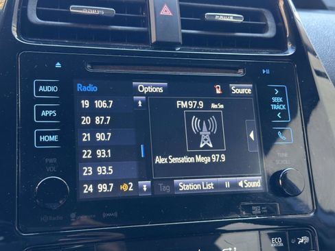 Used 2016 Toyota Prius Three image 20