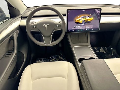Used 2023 Tesla Model Y Long Range AWD/4WD image 19