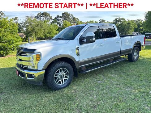 Used 2018 Ford F250 Lariat w/ Lariat Value Package RWD image 3