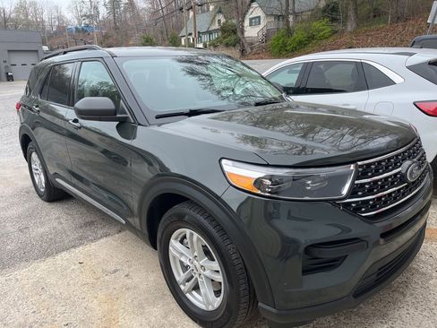 Used 2022 Ford Explorer XLT image 1