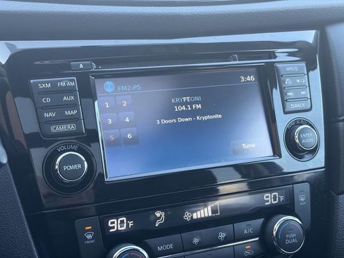 Used 2017 Nissan Rogue SV image 32