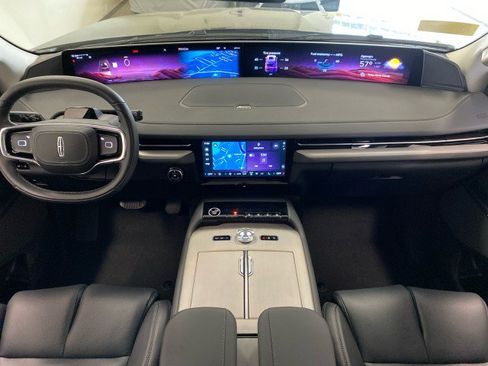 New 2026 Lincoln Navigator Premiere AWD/4WD image 14