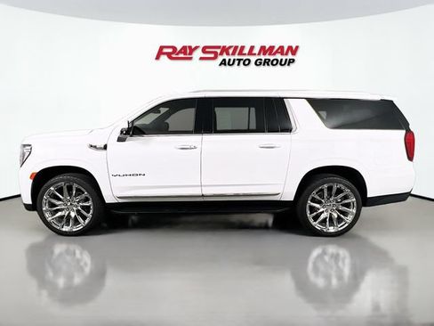 Used 2024 GMC Yukon XL SLT w/ SLT Luxury Package AWD/4WD image 4