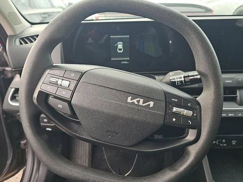 Used 2025 Kia K4 LXS image 10