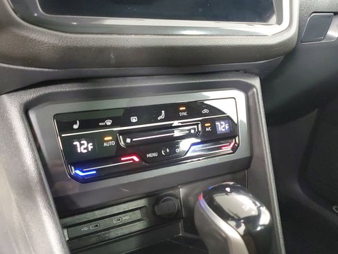 Used 2022 Volkswagen Tiguan SE R-Line image 37