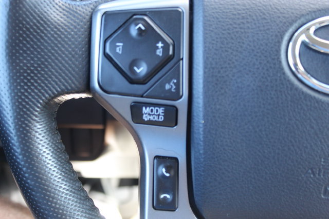 Used 2020 Toyota Tacoma SR5 AWD/4WD image 15
