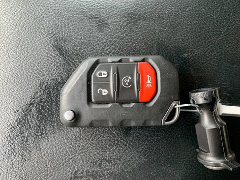 Used 2023 Jeep Wrangler Unlimited Sport AWD/4WD image 31