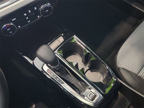 Certified 2025 Chevrolet Trax LT w/ Driver Confidence Package image 21