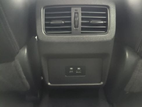 Used 2023 Nissan Rogue SV w/ SV Premium B Package FWD image 19