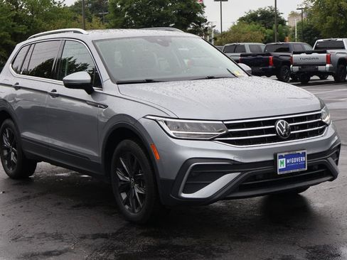 Used 2024 Volkswagen Tiguan SE AWD/4WD image 11