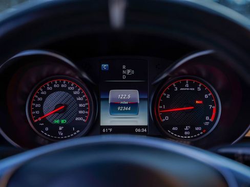 Used 2015 Mercedes-Benz C 63 AMG S image 24