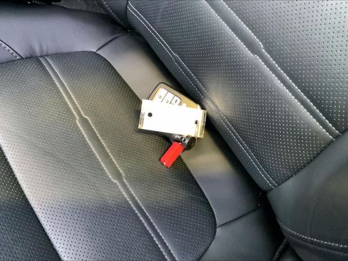 Used 2020 Honda CR-V Touring image 14