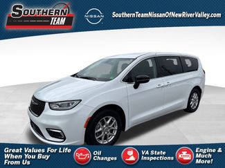 Used 2024 Chrysler Pacifica Touring-L FWD 360° Tour