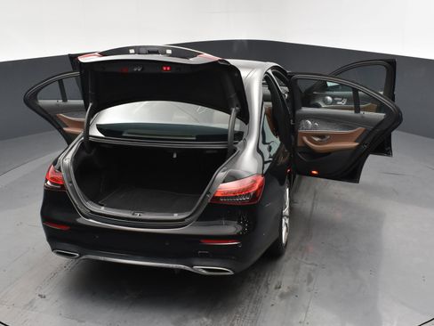 Used 2021 Mercedes-Benz E 450 4MATIC Sedan w/ Premium Package image 24