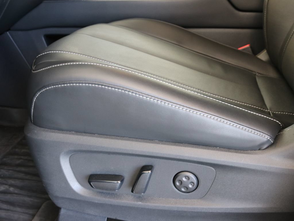 Used 2025 INFINITI QX60 Pure AWD/4WD image 29