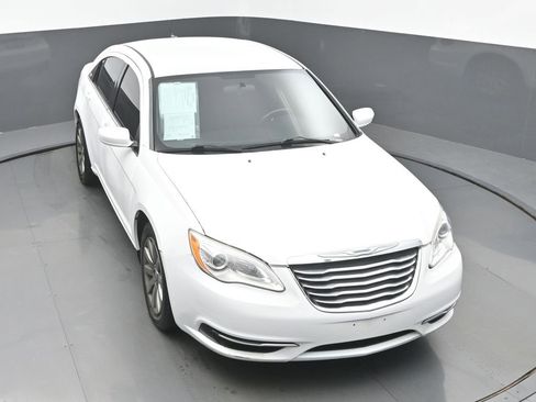 Used 2014 Chrysler 200 Touring image 43