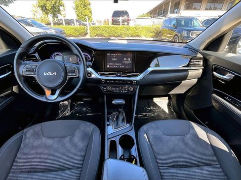 Certified 2022 Kia Niro LXS image 11