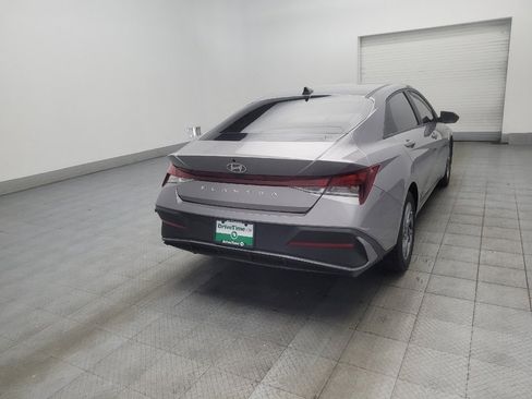 Used 2024 Hyundai Elantra SEL FWD image 9
