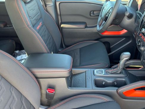 New 2026 Nissan Frontier PRO-4X w/ Pro-4x Convenience Package image 12