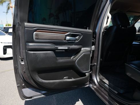 Used 2022 RAM 1500 Laramie AWD/4WD image 34