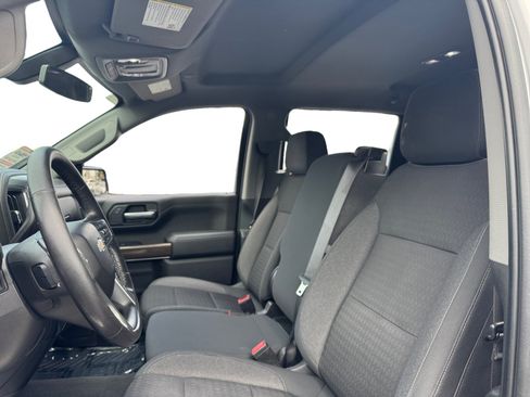 Used 2022 Chevrolet Silverado 1500 LT AWD/4WD image 9