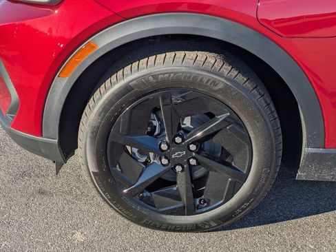 New 2026 Chevrolet Equinox EV LT image 8