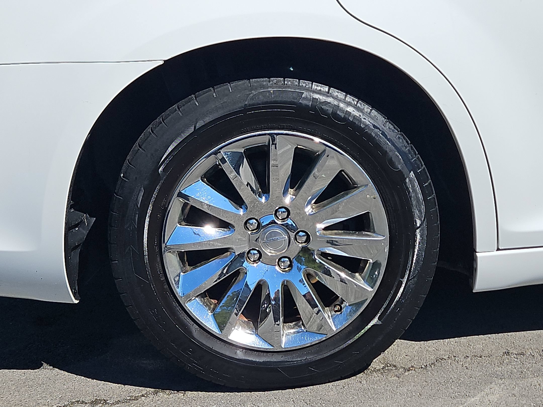 Used 2014 Chrysler 300 RWD image 17