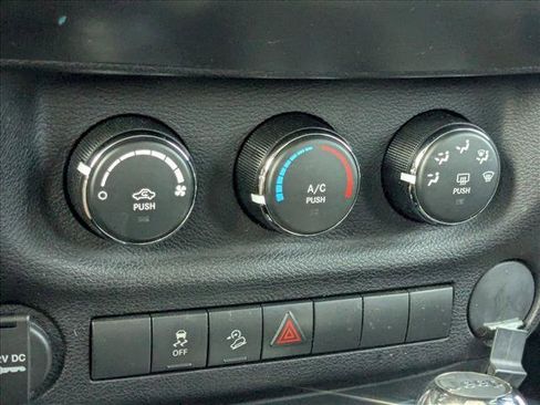 Used 2016 Jeep Wrangler Unlimited Sport w/ Connectivity Group image 10