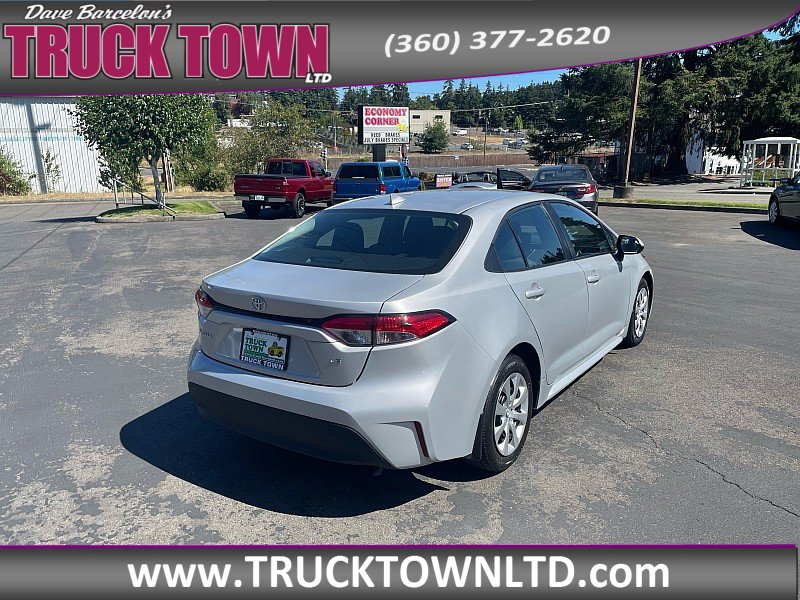 Used 2023 Toyota Corolla LE FWD image 5