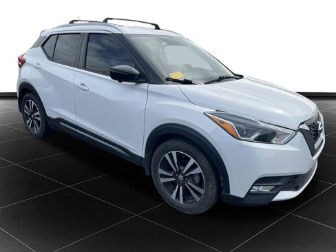 Used 2018 Nissan Kicks SR w/ Exterior Package FWD image 7