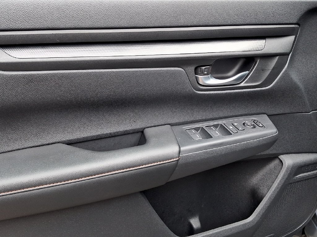 Used 2025 Honda CR-V Sport image 13