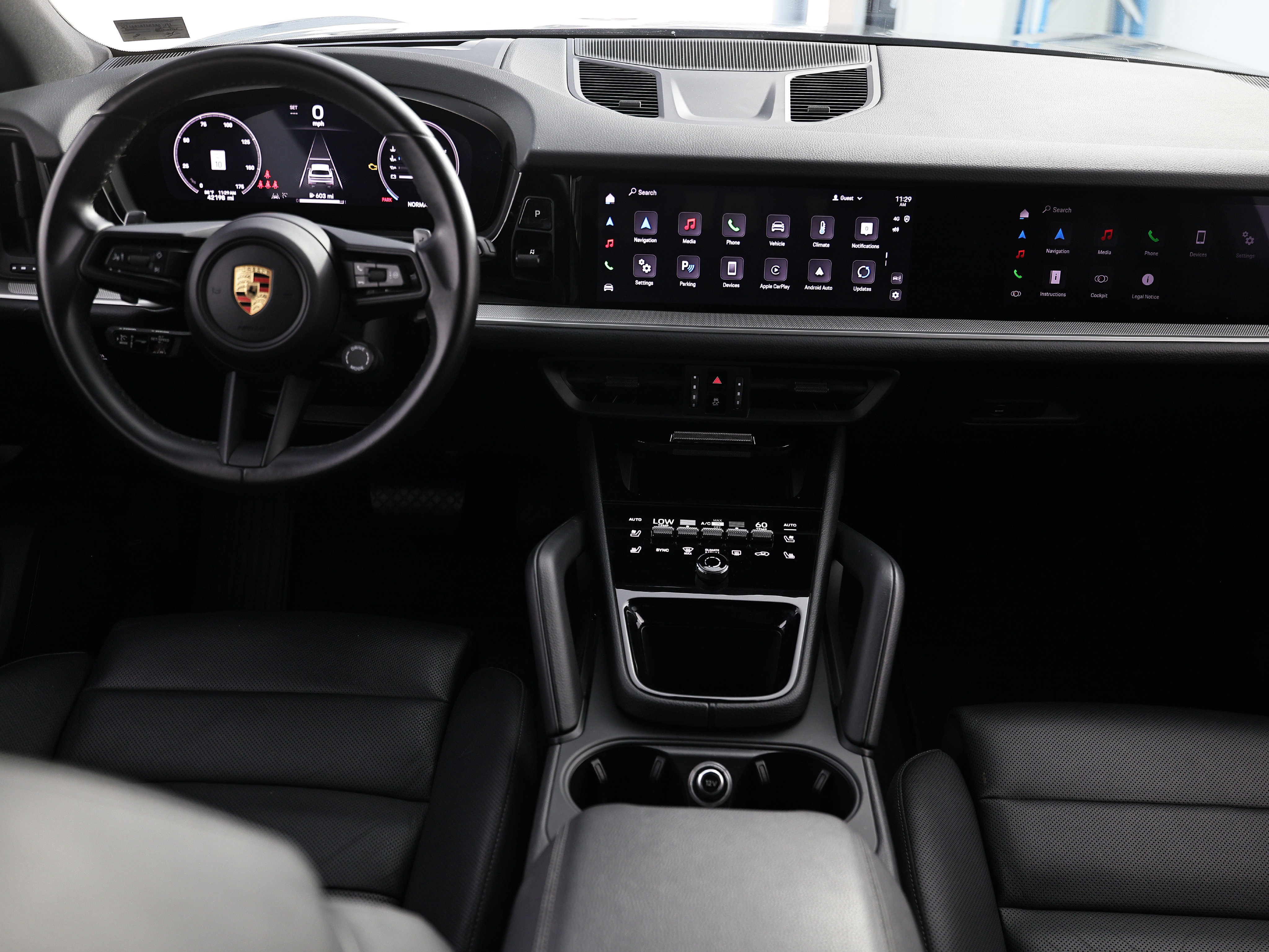 Used 2024 Porsche Cayenne AWD/4WD image 28