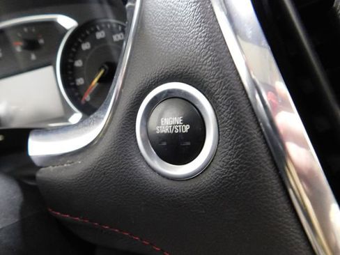 Used 2023 Chevrolet Traverse RS image 21