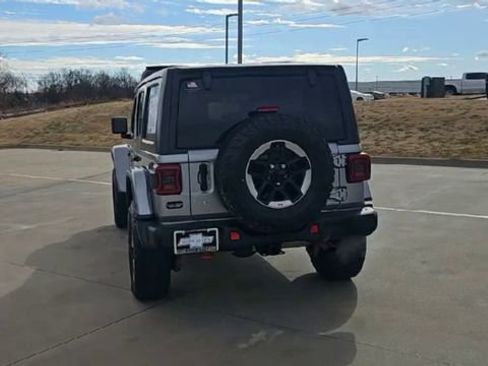 Used 2018 Jeep Wrangler Unlimited Rubicon w/ Dual Top Group AWD/4WD image 7