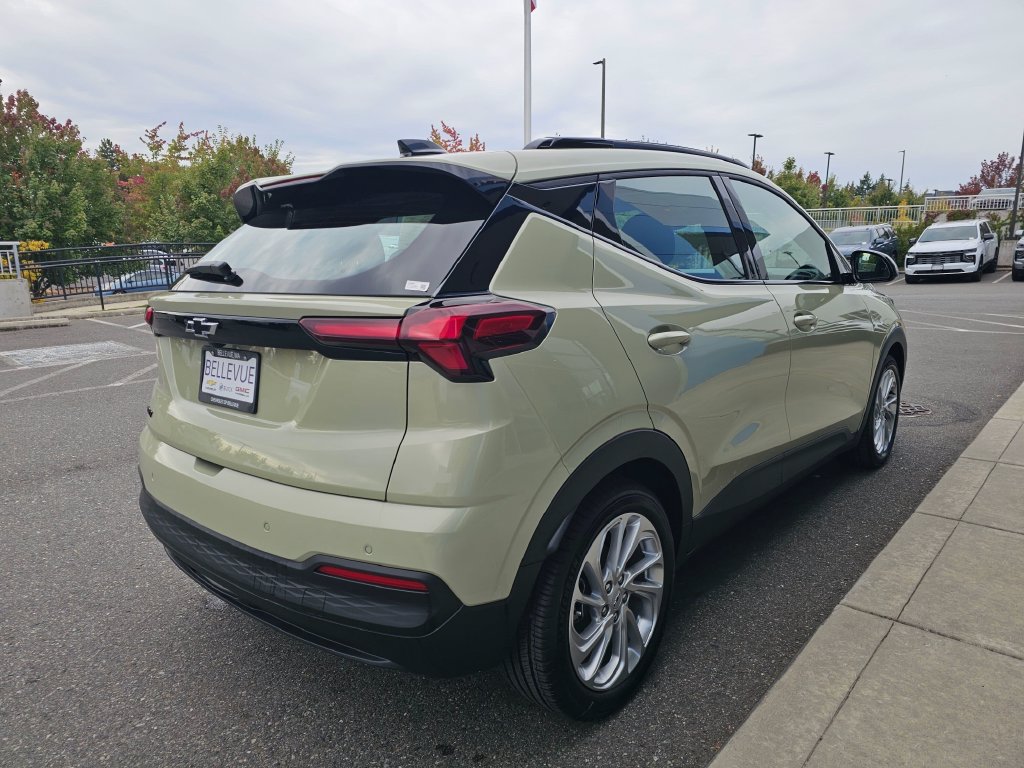 New 2027 Chevrolet Bolt LT w/ Dual Panel Sunroof Package FWD image 7