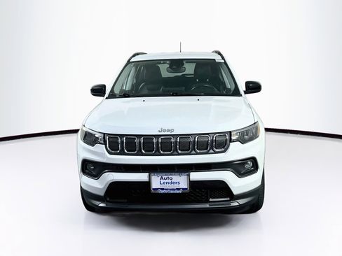 Used 2022 Jeep Compass Latitude w/ Convenience Group AWD/4WD image 2