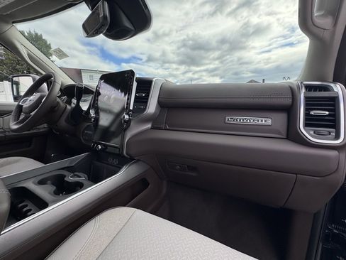 Used 2025 RAM 2500 Laramie image 17