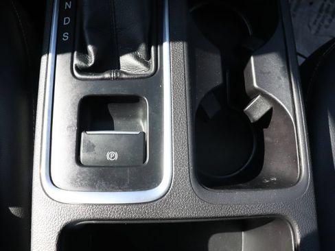 Certified 2019 Ford Escape Titanium AWD/4WD image 18