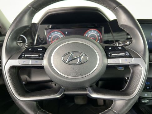 Used 2021 Hyundai Elantra SEL w/ Convenience Package image 17