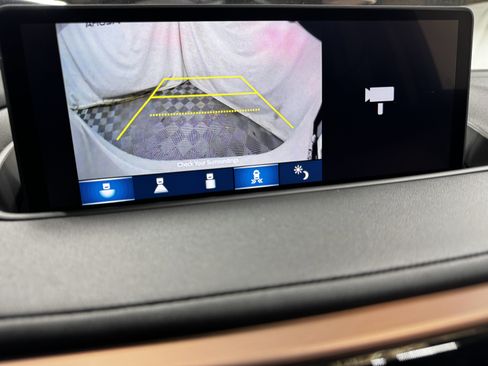 Certified 2023 Acura MDX FWD w/ Technology Package image 32