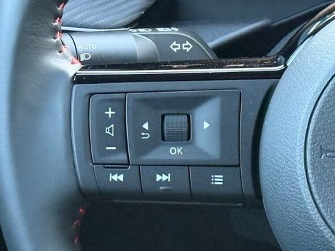 Used 2025 Nissan Kicks SR AWD/4WD image 24
