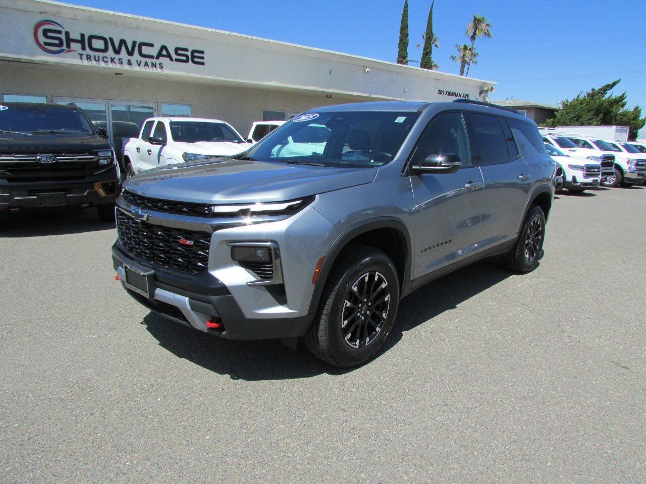 Used 2025 Chevrolet Traverse Z71 AWD/4WD image 4