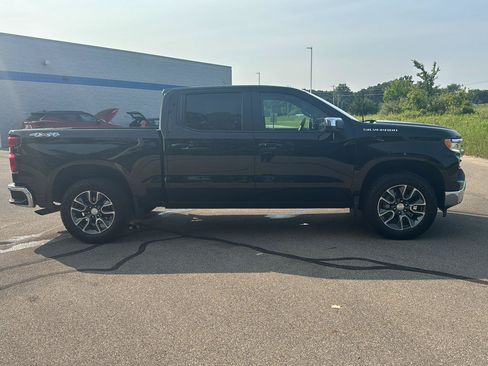 Used 2023 Chevrolet Silverado 1500 LT AWD/4WD image 6