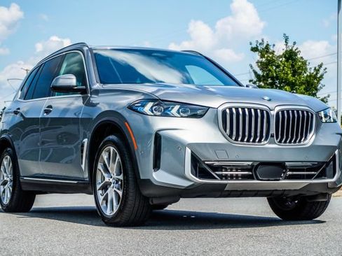 Used 2026 BMW X5 xDrive40i AWD/4WD image 6