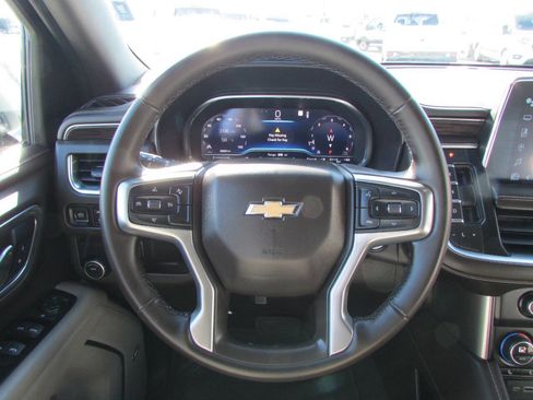 Used 2023 Chevrolet Suburban LT image 22