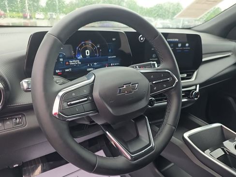 Used 2025 Chevrolet Equinox LT w/ Safety and Technology Package AWD/4WD image 9
