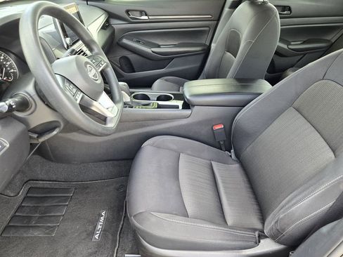 Used 2024 Nissan Altima 2.5 SV FWD image 8