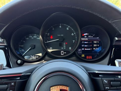 Used 2026 Porsche Macan AWD/4WD image 16