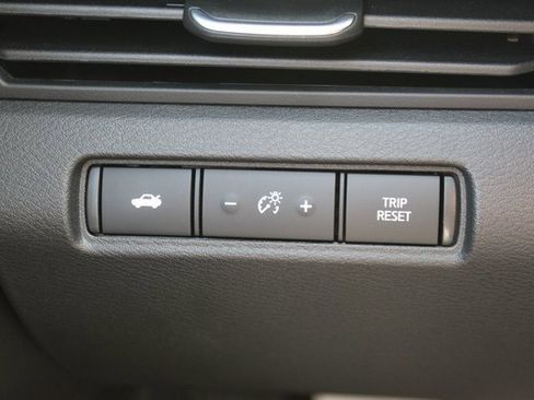 Used 2025 Nissan Altima 2.5 SV image 15